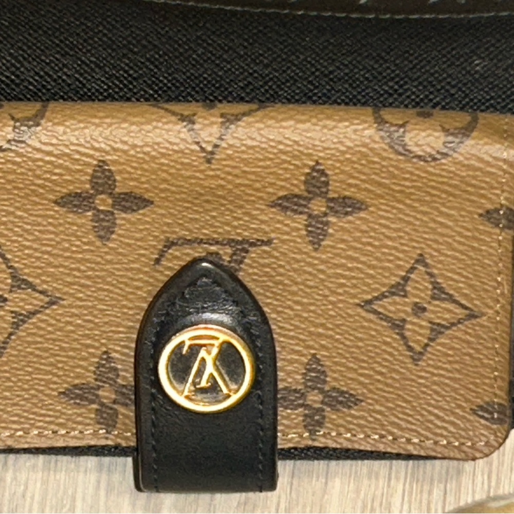 Louis‎ Vuitton Reverse Monogram Juliette Compact Wallet - Picture 6 of 14
